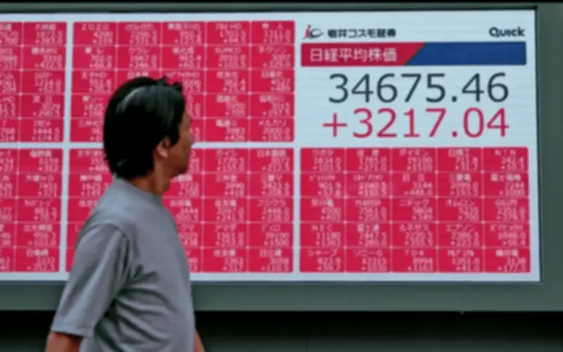 Petróleo supera 111 dólares y arrastra mercados asiáticos por guerra en Golfo Pérsico