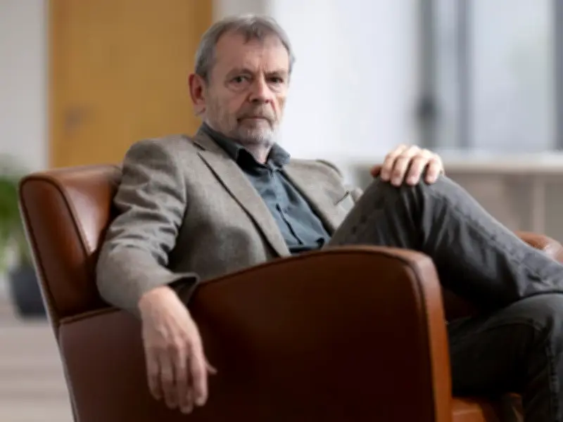 Pierre Lemaitre culmina su tetralogía 'Los años gloriosos' con novela sobre inmigración española