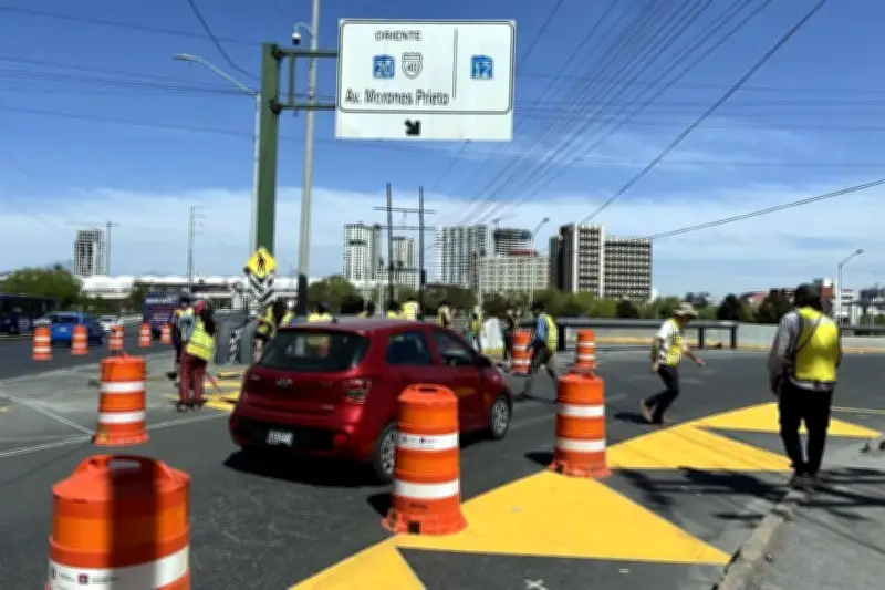 Pintura reflectante en calles de Nuevo León busca reducir accidentes viales