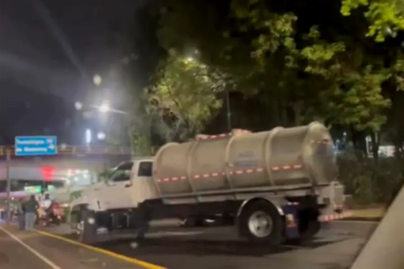 Piperos Bloquean Viaducto Tlalpan en Protesta por Demoras en Cargas