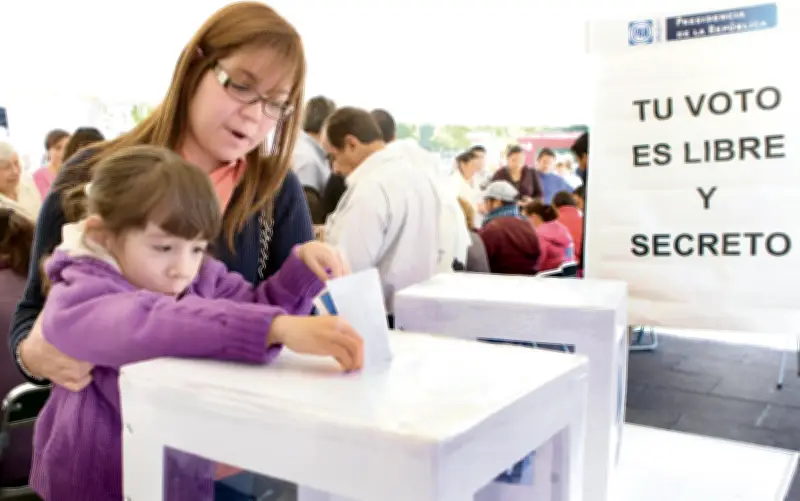 Plan B de Sheinbaum recorta gastos electorales pero protege financiamiento de partidos