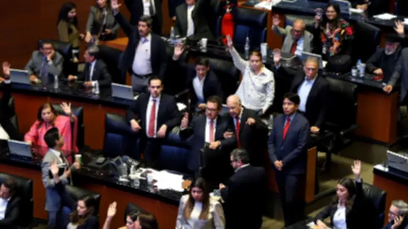 Plan B electoral culmina en un 'juego de vencidas' político sin vencedor claro