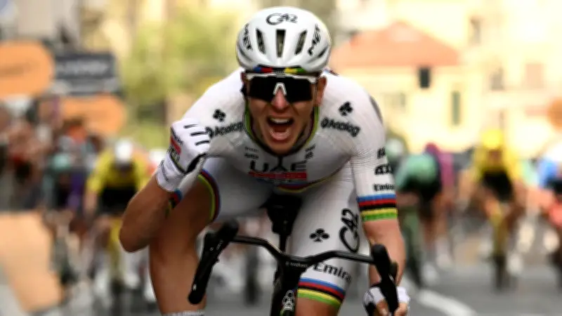 Pogacar rompe la maldición y gana la Milano Sanremo 2026 con ayuda clave de Isaac del Toro