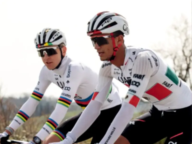 Pogacar y Del Toro lideran el UAE Emirates en la Milán-San Remo 2026