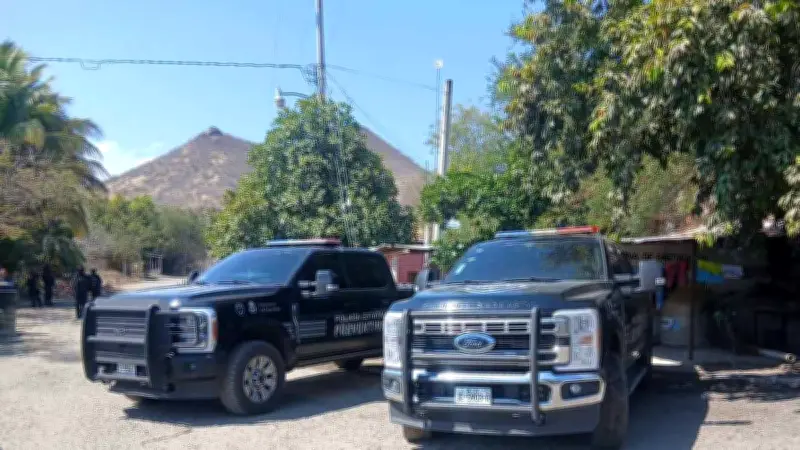 Policías de Jalisco invaden Michoacán: agreden pobladores y queman puesto de mando municipal