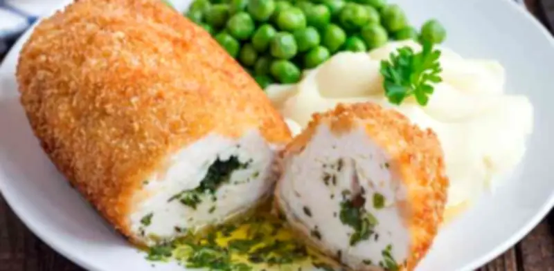 Pollo a la Kiev: Historia y Receta Paso a Paso para Prepararlo en Casa