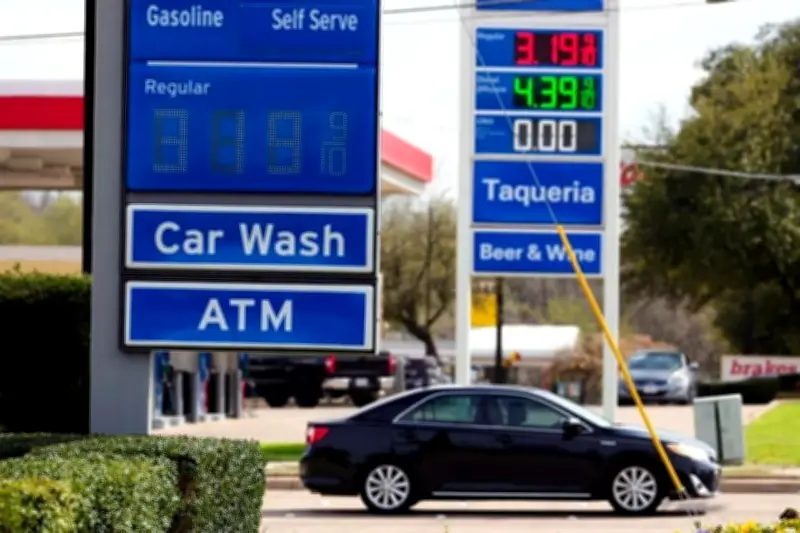 Precio de la Gasolina se Dispara, Reviviendo Interés por Vehículos Eléctricos