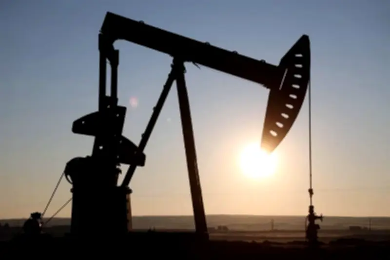 Precio del Petróleo Cae por Esfuerzos de EU y Aliados para Abrir Estrecho de Ormuz