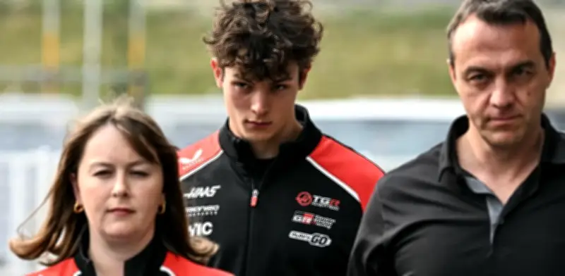 Pérez y Sainz critican a la FIA tras grave accidente de Bearman en F1