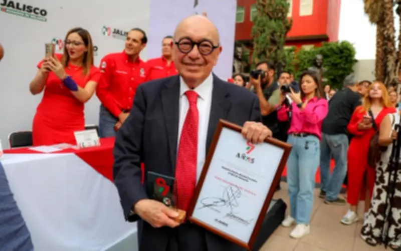PRI Jalisco entrega 55 galardones a militantes en su 97 aniversario