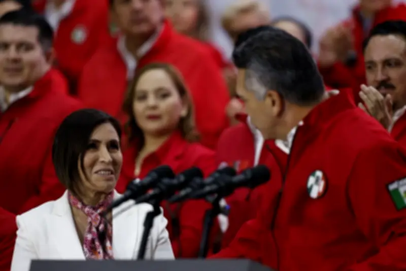 PRI presenta a 'Defensores de México' con Rosario Robles para elecciones 2027