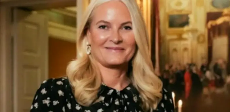 Princesa Mette-Marit enfrenta posible trasplante de pulmón por fibrosis crónica