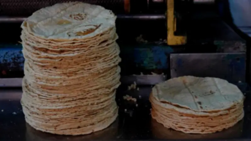 Profeco aclara que no puede multar por venta de tortillas en hieleras o motocicletas