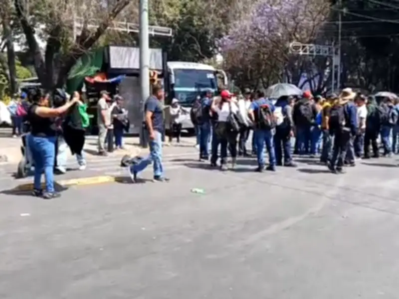 Protesta de Chapingo colapsa vialidades en Benito Juárez por tres horas con incidentes internos