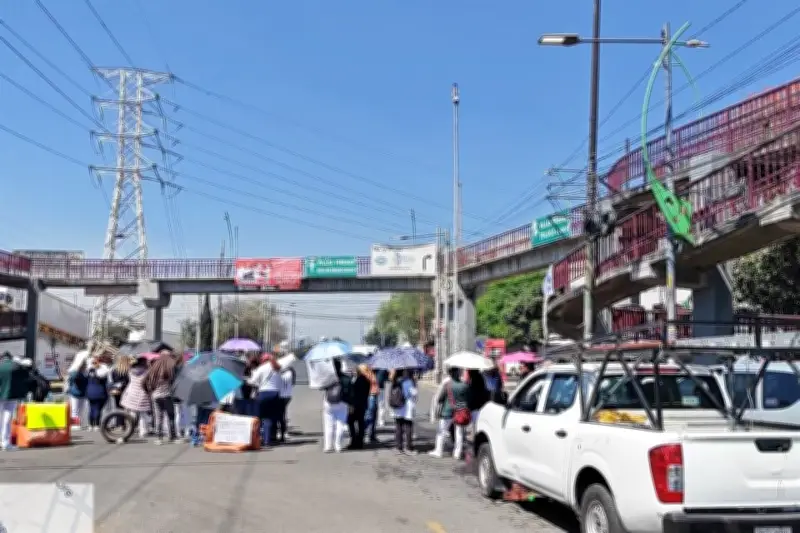 Protesta en Naucalpan bloquea la Avenida 1 de Mayo por más de ocho horas