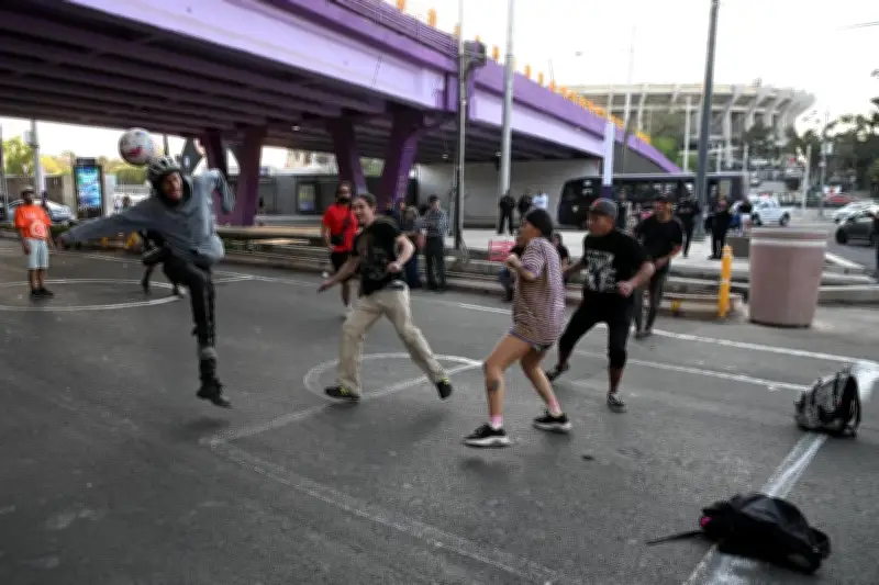 Protestan contra Mundial 2026: denuncian despojo y gentrificación en México