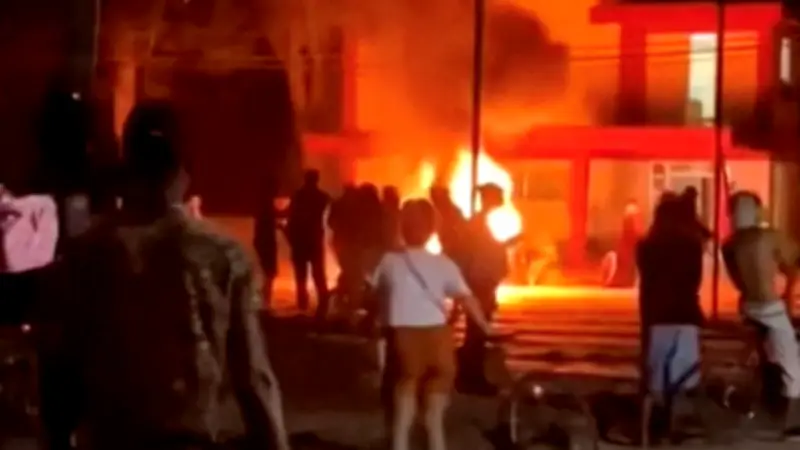 Protestas y vandalismo en Cuba tras apagones prolongados; Díaz-Canel advierte sin impunidad