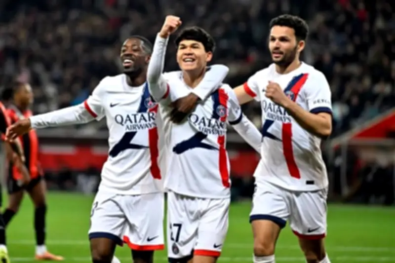 PSG se pasea en Niza y recupera el liderato de la Ligue 1 francesa