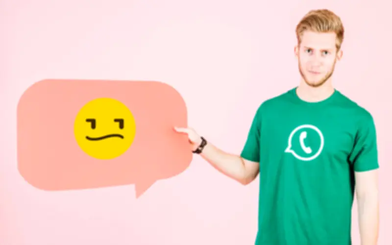 Psicología digital: El significado de no publicar estados en WhatsApp