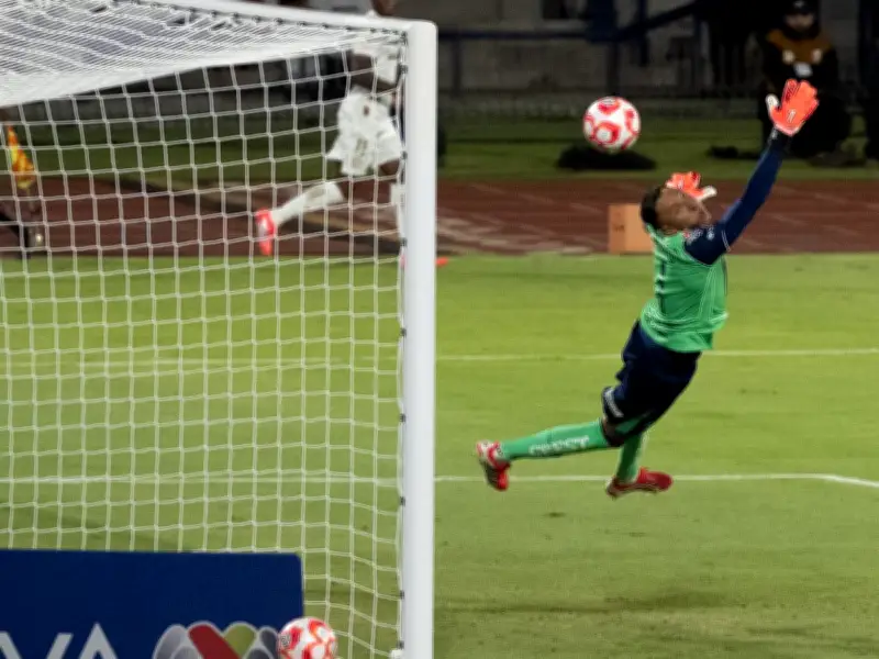 Pumas desperdicia ocasiones claras y Toluca capitaliza para mantener invicto en Copa