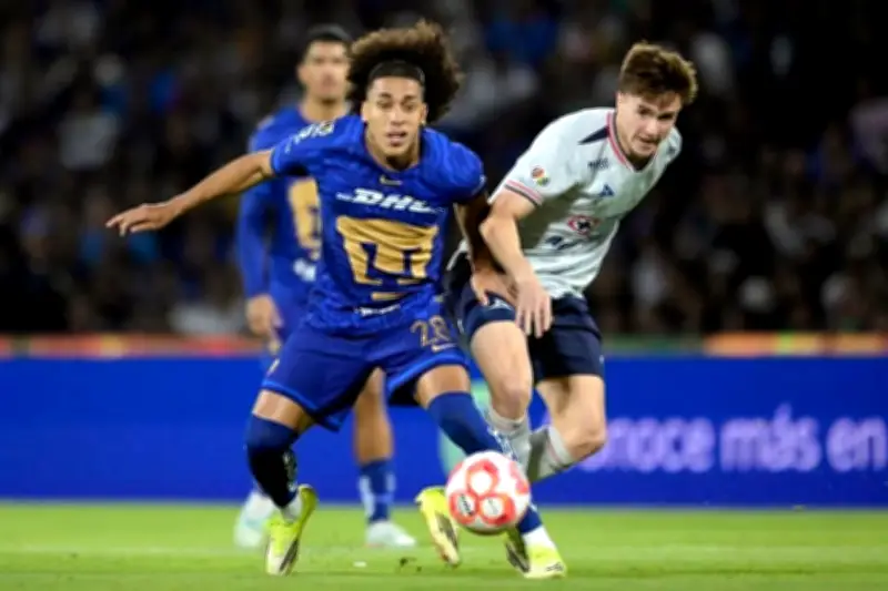 Pumas exhibe garra y rescata empate ante Cruz Azul en el Clásico Joven