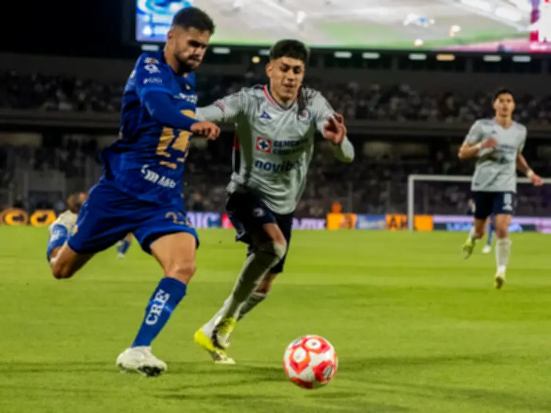 Pumas remonta contra Cruz Azul en jornada polémica del Clausura 2026