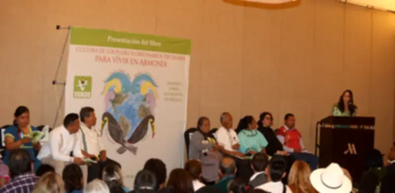 PVEM lanza libro plurilingüe sobre cultura indígena para fomentar la armonía social