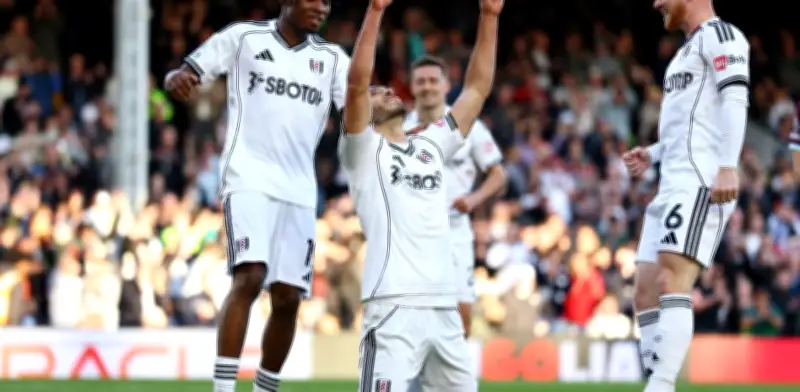 Raúl Jiménez anota gol conmovedor en el Fulham y lo dedica a su padre fallecido