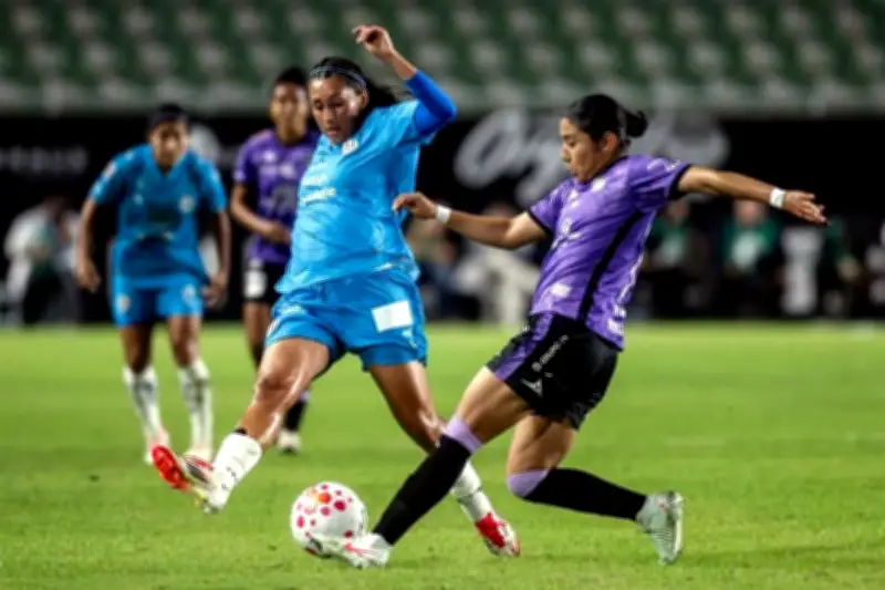 Rayadas de Monterrey vencen a Mazatlán FC y se mantienen en la cima de la liga