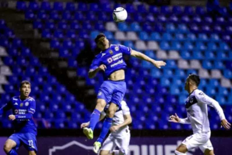 Rayados se despide de la Concachampions tras empate con Cruz Azul