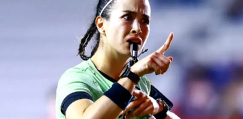 Árbitra Katia Itzel exige expulsar violencia y machismo del fútbol mexicano