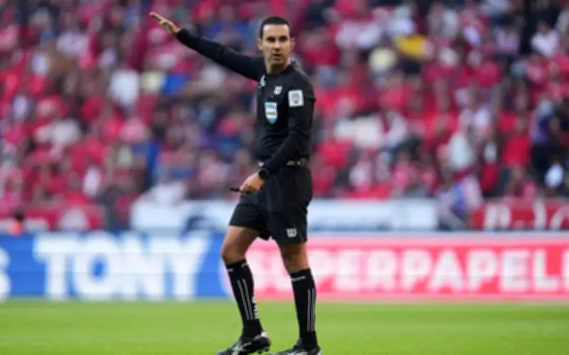 Árbitro mexicano César Ramos varado en Qatar por conflicto Israel-Irán