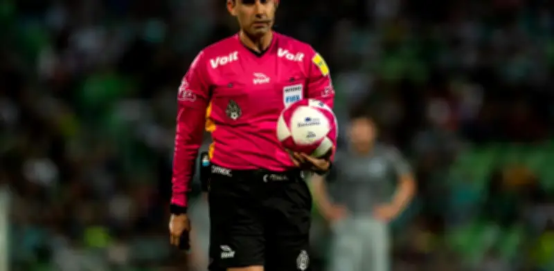 Árbitros mexicanos regresan tras quedar atrapados en conflicto de Medio Oriente