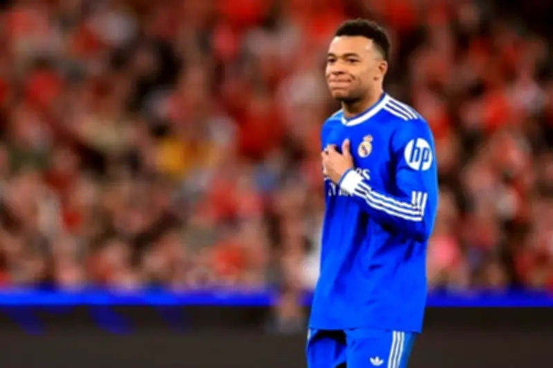 Real Madrid confirma esguince de rodilla de Mbappé; baja por varias semanas