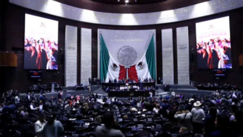 Reforma electoral amenaza con reducir la representación política en México