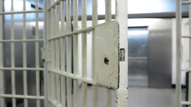 Reo es golpeado durante transmisión en vivo desde penal de Tepexi en Puebla