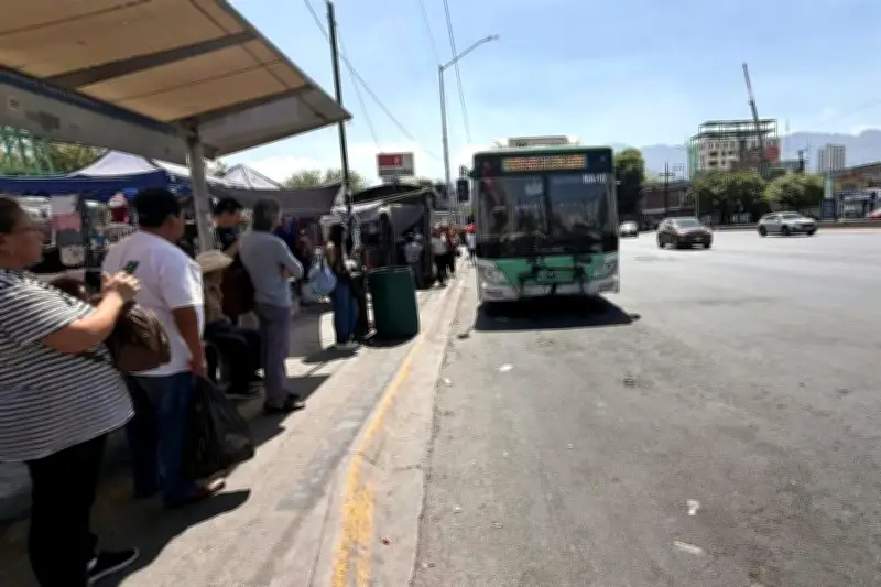 Reordenamiento de paradas en Cuauhtémoc causa confusión entre usuarios del transporte