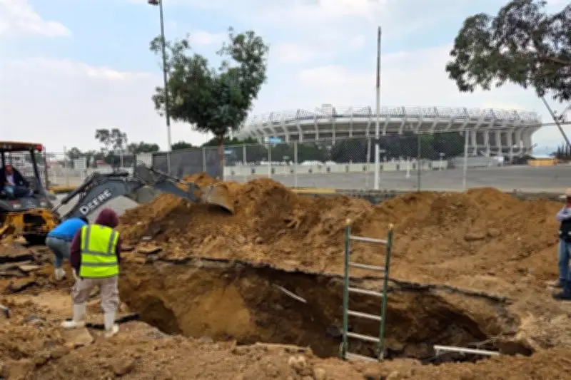Reparación del Socavón en el Estadio Azteca Continúa Tras Hallazgo