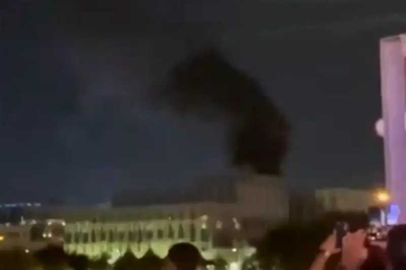 Reportan ataque con explosivos al consulado de Estados Unidos en Dubái