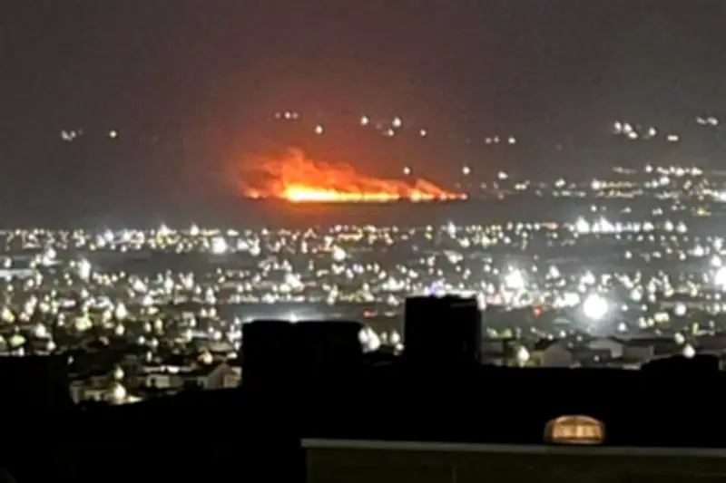 Reportan dos incendios en terrenos baldíos del municipio de García, Nuevo León