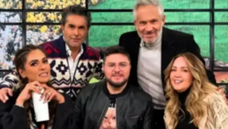 Reportero del programa Hoy sería despedido por usar el micrófono para beneficio propio