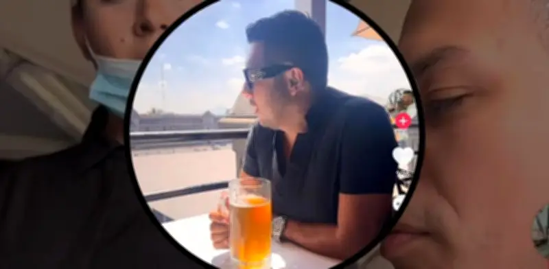 Restaurante en Zócalo CDMX cobra 20% extra por 'vista turística' a Palacio Nacional