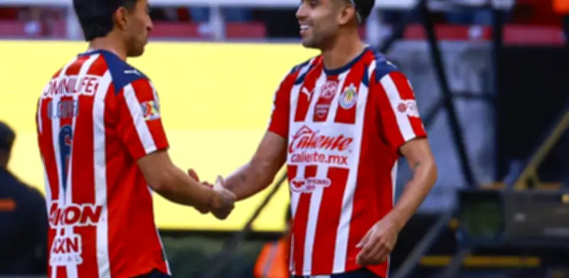 Ricardo Marín Sella Goleada de Chivas con un Golazo de 'Taquito' en Liga MX