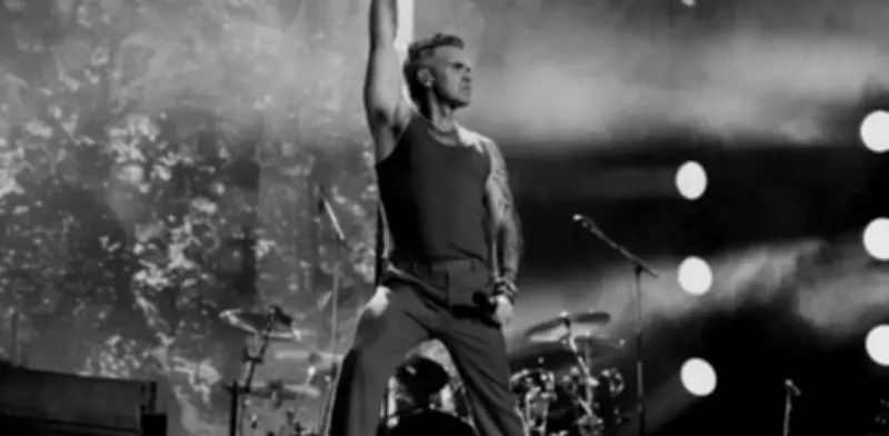 Robbie Williams finaliza relación profesional con su mánager tras 14 años de colaboración