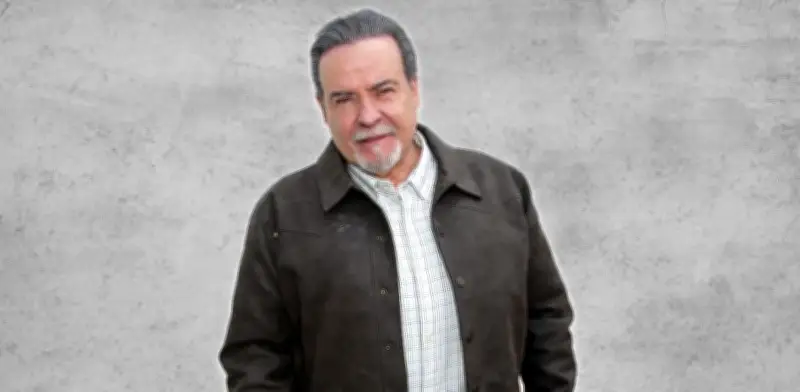 Rumor Falso Sacude Redes: ¿Murió el Actor César Évora? Se Aclara la Verdad