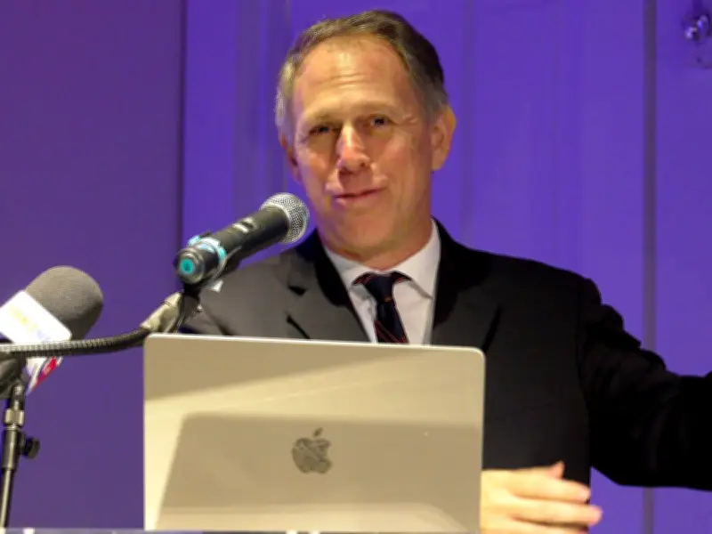 Rusia entrena a más de mil creadores de contenido en Latinoamérica para desinformar