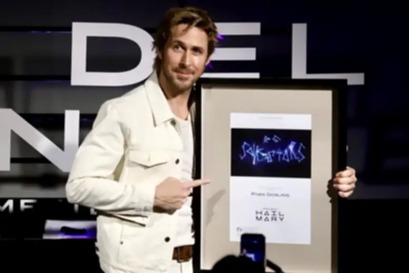 Ryan Gosling recibe constelación con su nombre en el Papalote Museo del Niño