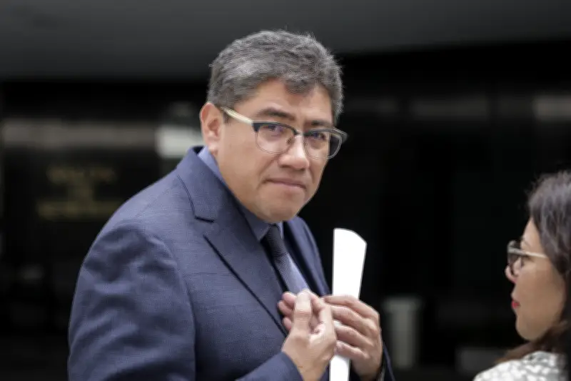 Saúl Monreal busca reunión con Luisa María Alcalde para contender por Zacatecas