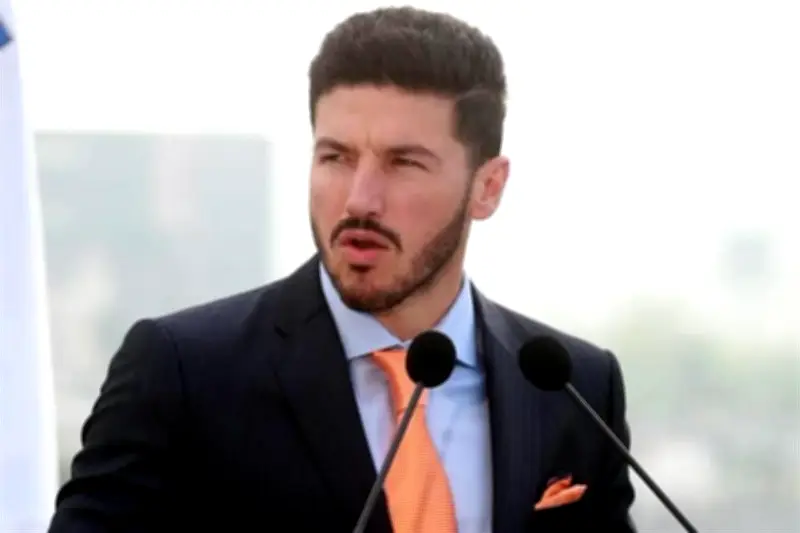 Samuel García afirma estar cerca de la meta de nuevos policías en Nuevo León