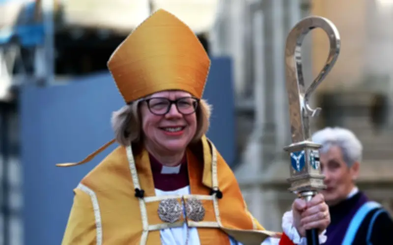 Sarah Mullally se convierte en la primera arzobispa de Canterbury en histórica entronización